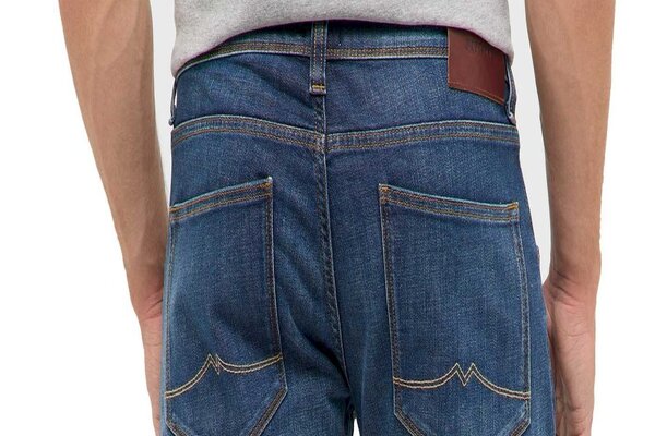 Jeansy męskie Mustang Michigan Straight 1018272-5000-903 od tyłu – jak dobrać rozmiar jeansów w pasie