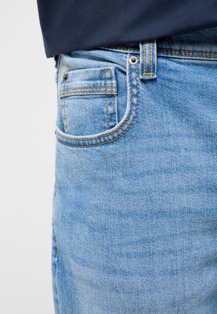 Jeansy męskie Mustang Washington niebieskie 1017439-5000-403