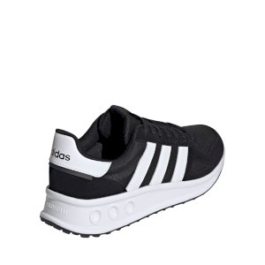 Moški čevlji blagovne znamke Adidas Run 84 IH8613 black