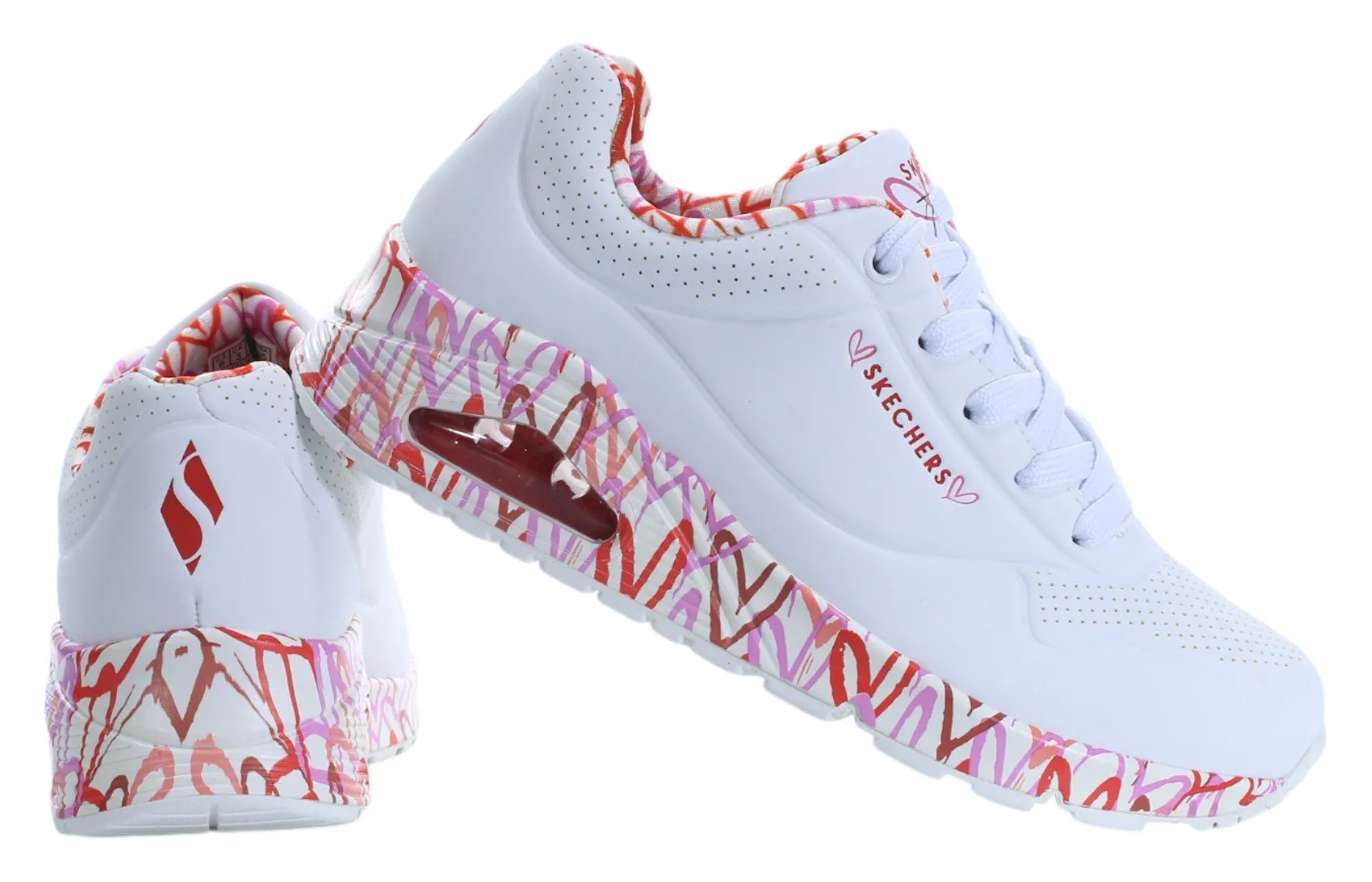 Skechers UNO 女士白色运动鞋，饰有粉色爱心图案