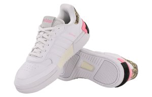 Брендовые женские кроссовки Adidas на лето