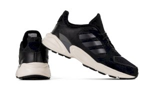 Черные женские кроссовки Adidas с амортизирующей подошвой