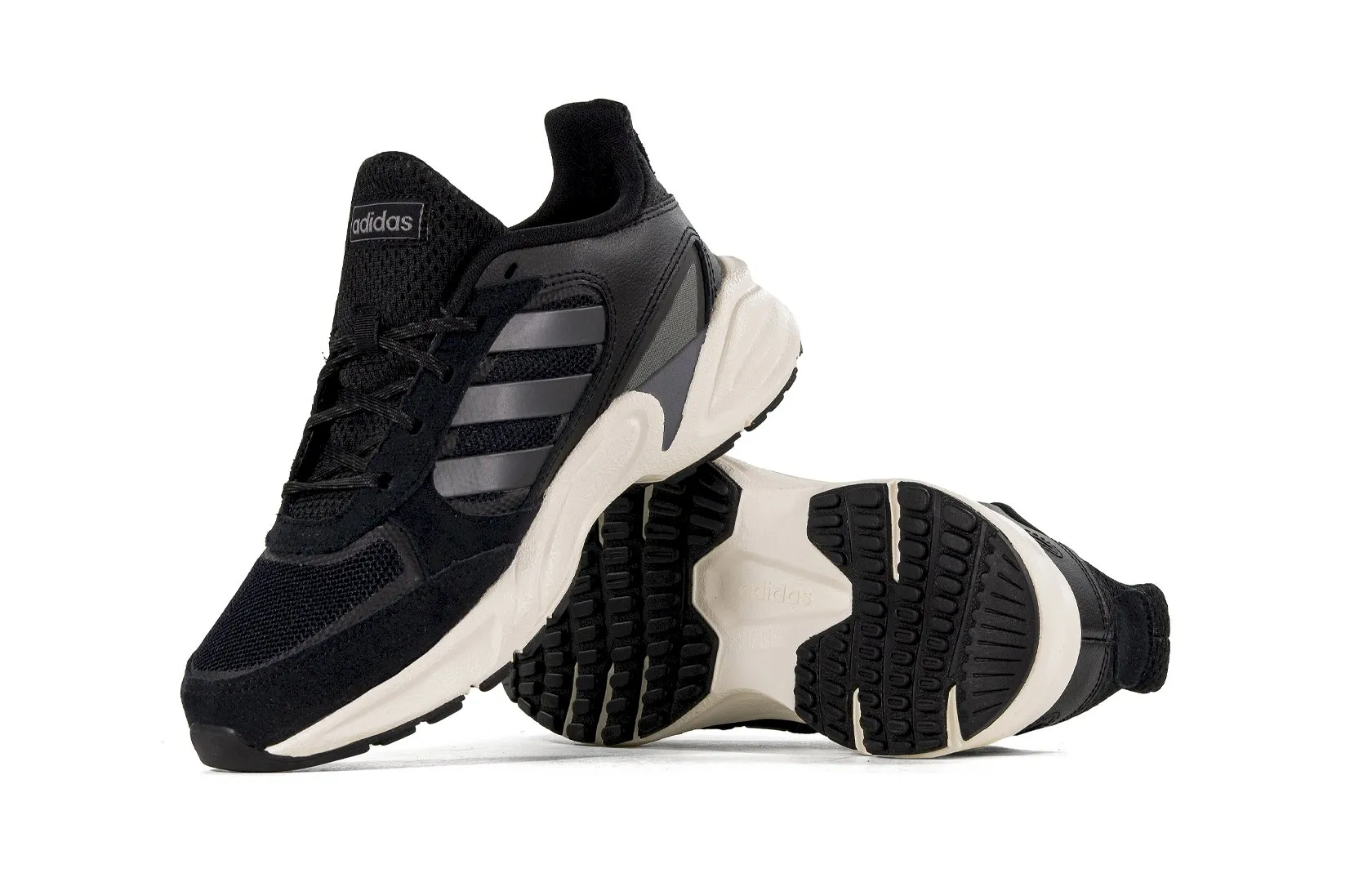 Ženski čevlji znamke Adidas z blažilno podplatjo