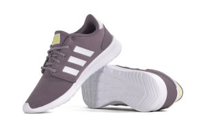 Брендовые женские кроссовки Adidas QT RACER серого цвета на лето