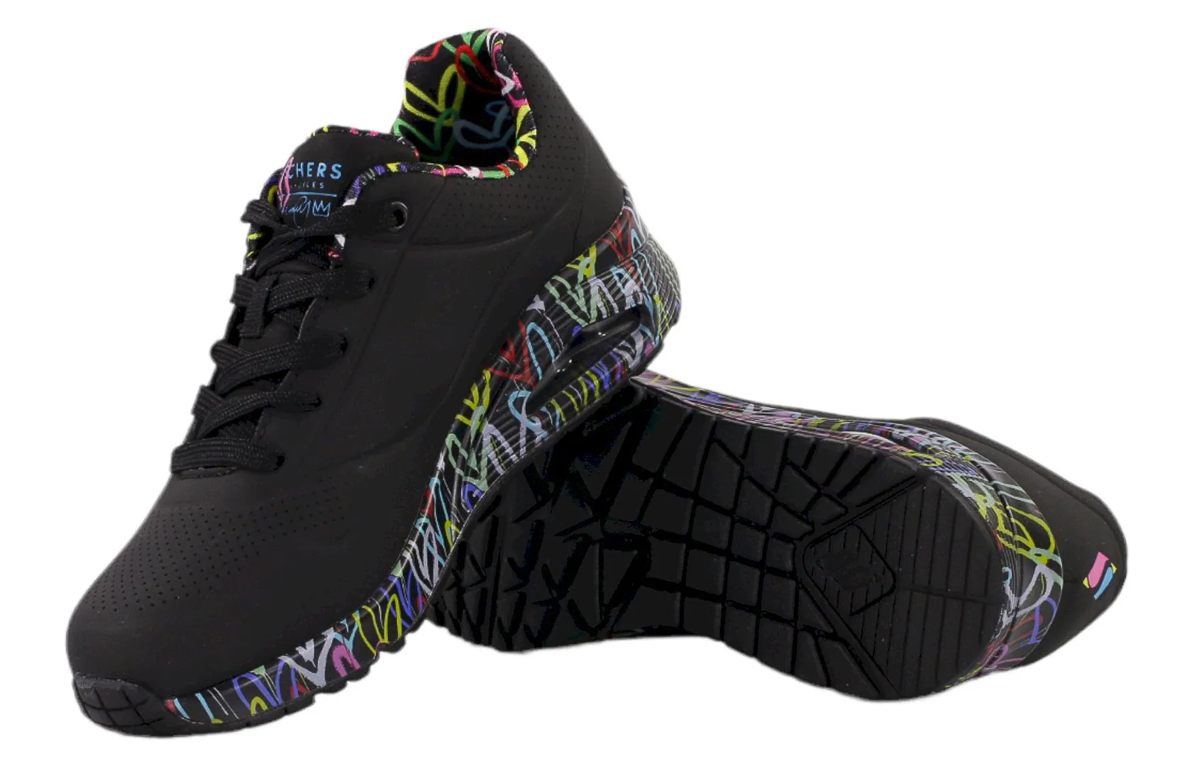 Černé dámské tenisky Skechers se srdíčky na podzim