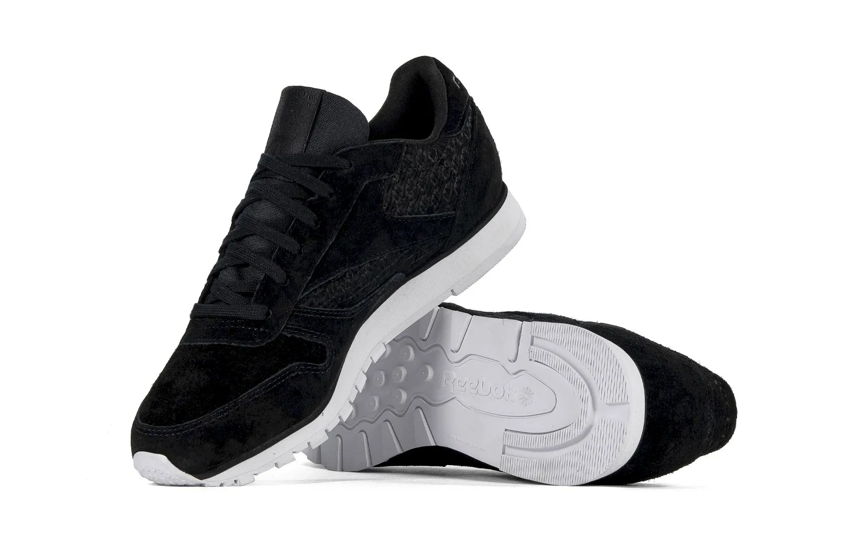 حذاء رياضي أسود جلدي للنساء من ريبوك CL LTHR WOVEN EMB