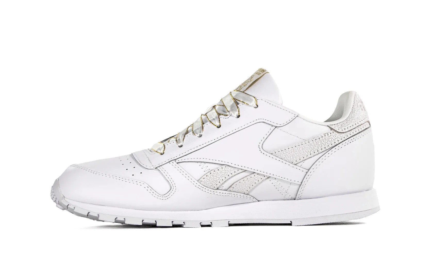 Молодежные кожаные кроссовки Reebok CLASSIC LEATHER DV9631