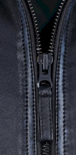 سترة جلدية سوداء للرجال من طراز Mustang Racer Jacket Sport Biker 310-21-39-1000
