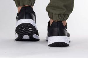 Férfi cipő Nike REVOLUTION 6 NN 4E DD8475-003 Fekete