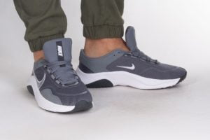 Nike LEGEND ESSENTIAL 3 NN men's shoes DM1120-002