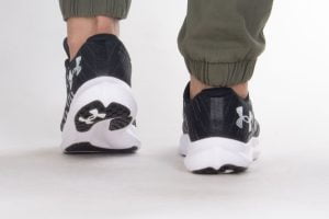 Under Armour CHARGED BREEZE 2 3026135-001 men's shoes