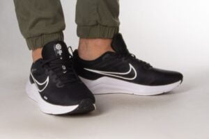 Чоловічі кросівки Nike DOWNSHIFTER 12 DD9293-001
